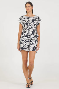 A Crinkle Texture Roll Sleeve Top