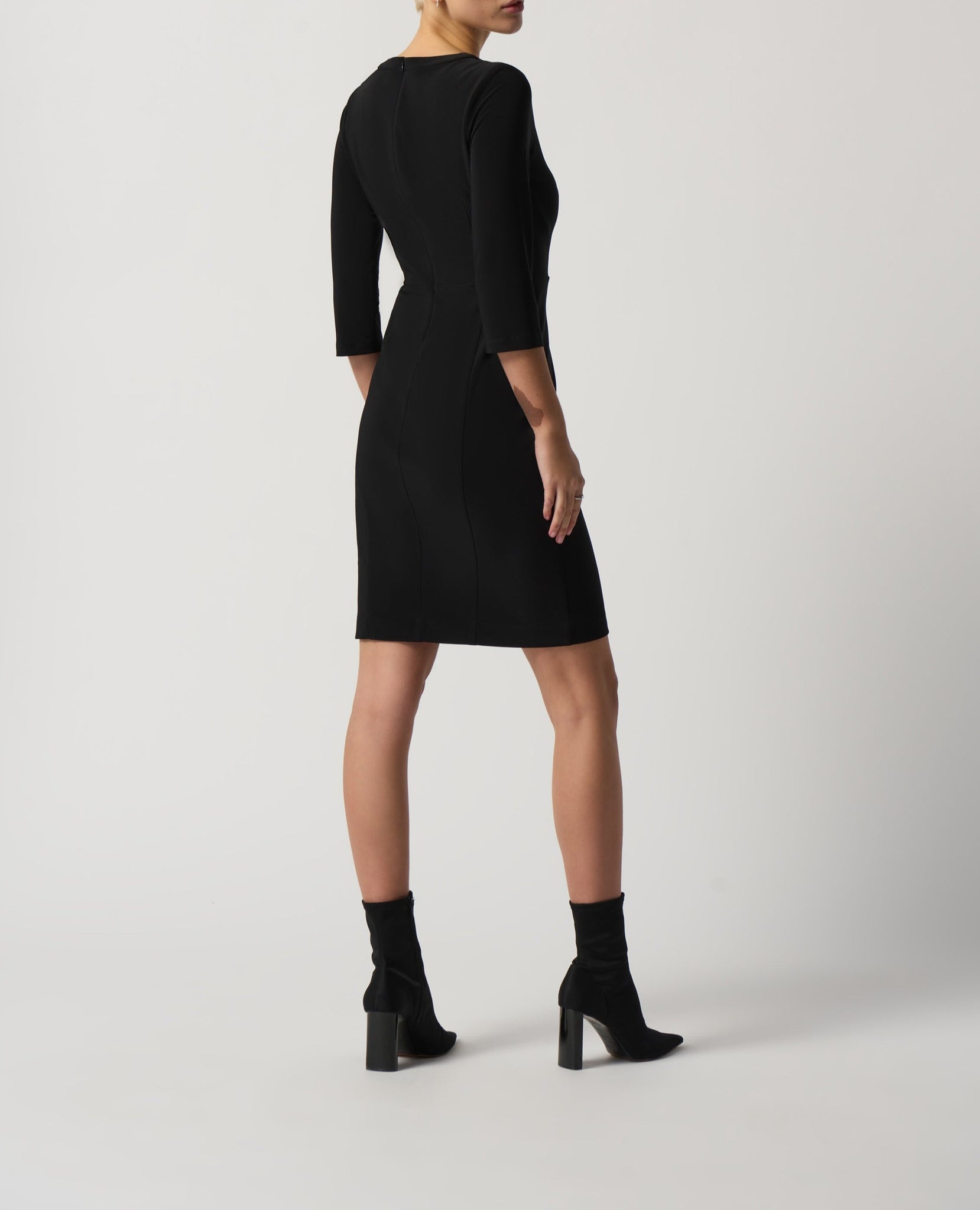 Keyhole Neckline Sheath Dress | Black