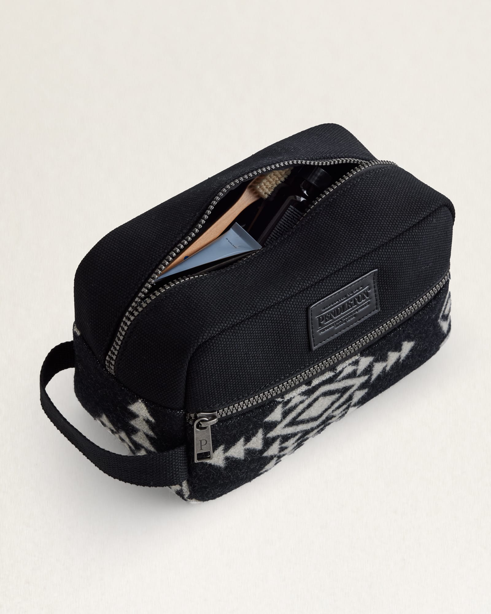 Pendleton Carry All Pouch in Rock Point