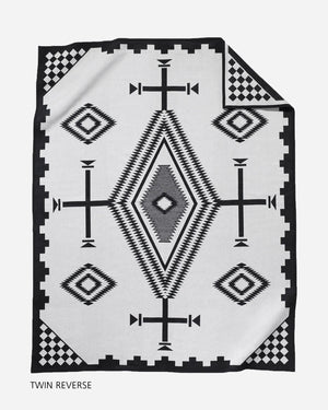 Los Ojos Jacquard Robe