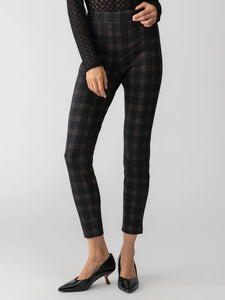 Runway Semi High Rise Legging