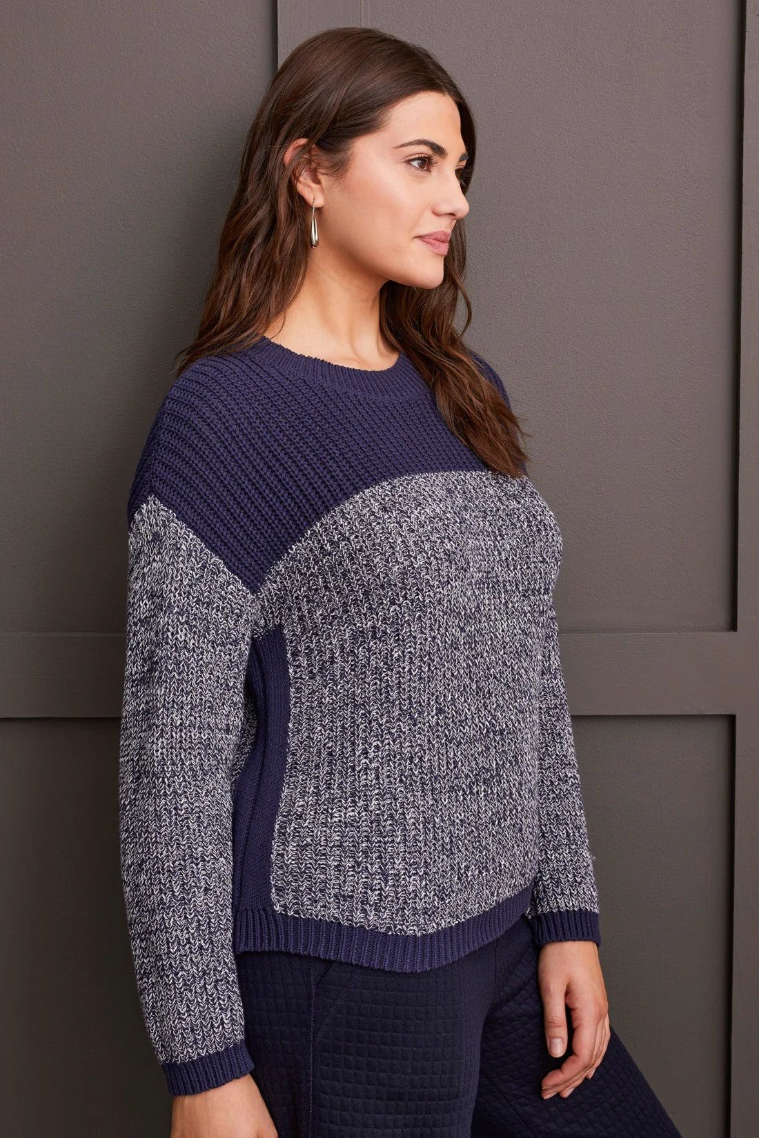 Long Sleeve Crew Neck Colorblock Sweater