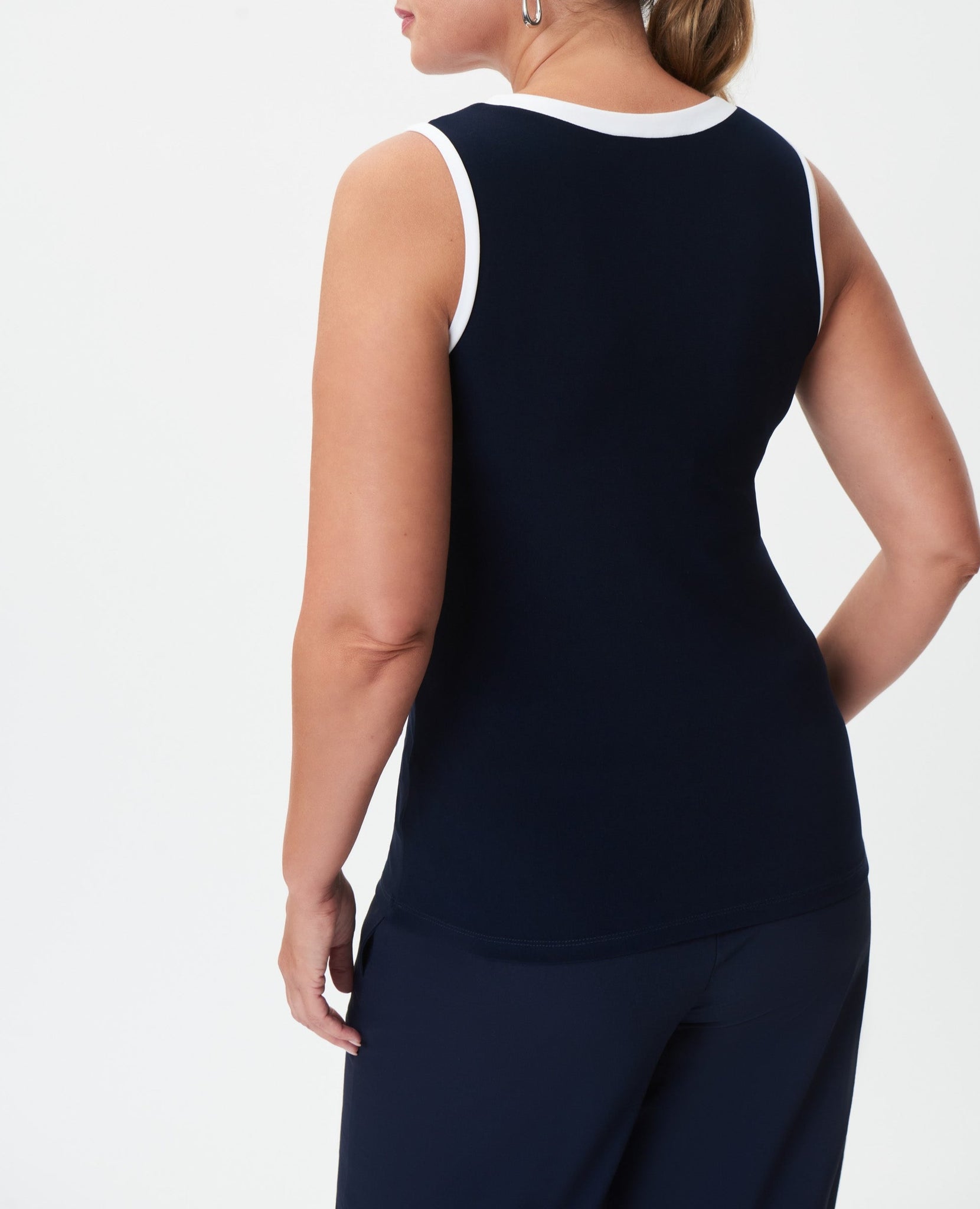 Stud Trim V-Neck Tank | Navy